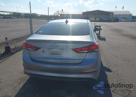 2017 Hyundai Elantra Se z USA, uszkodzony, nr VIN 5NPD84LF6HH087760
